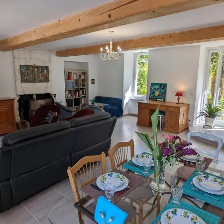 Сasa de vacaciones Maison Charmante Avec Terrasse, Jardin Clos, Barbecue, Pres De La Charente - 3 Ch, 2 Sdb - Fr-1-653-31 *