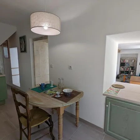 Maison Charmante Avec Terrasse, Jardin Clos, Barbecue, Pres De La Charente - 3 Ch, 2 Sdb - Fr-1-653-31 *